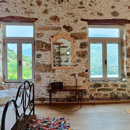 Casa Pappadiana Traditional Stonehouse Villa Kefálion Eksteriør bilde